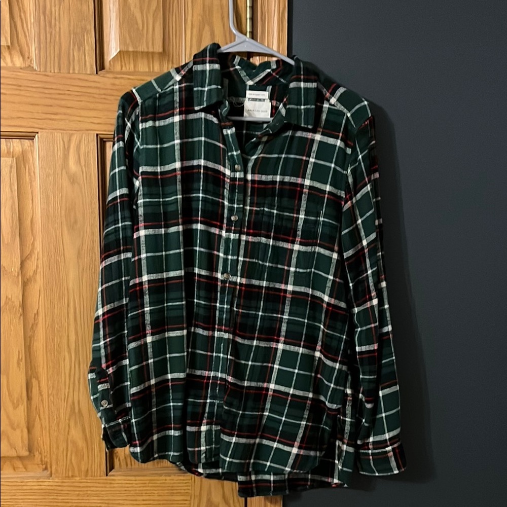 American Eagle Outfitters Green Plaid Women's Button Down boyfriend fit